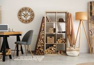 Inspirace: Palivové dřevo jako stylová dekorace, přitom stále po ruce