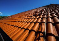 Betonové střešní tašky Terran zaujmou technologií výroby i designem