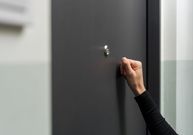 Rámus z chodby? Pořiďte si protihlukové dveře