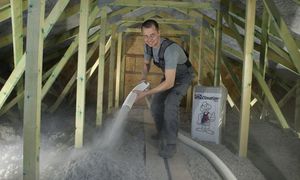 Na co se ptát při výběru foukané izolace pro zateplení střechy