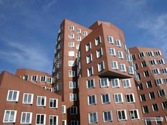 Moderní architektura, bytový dům.